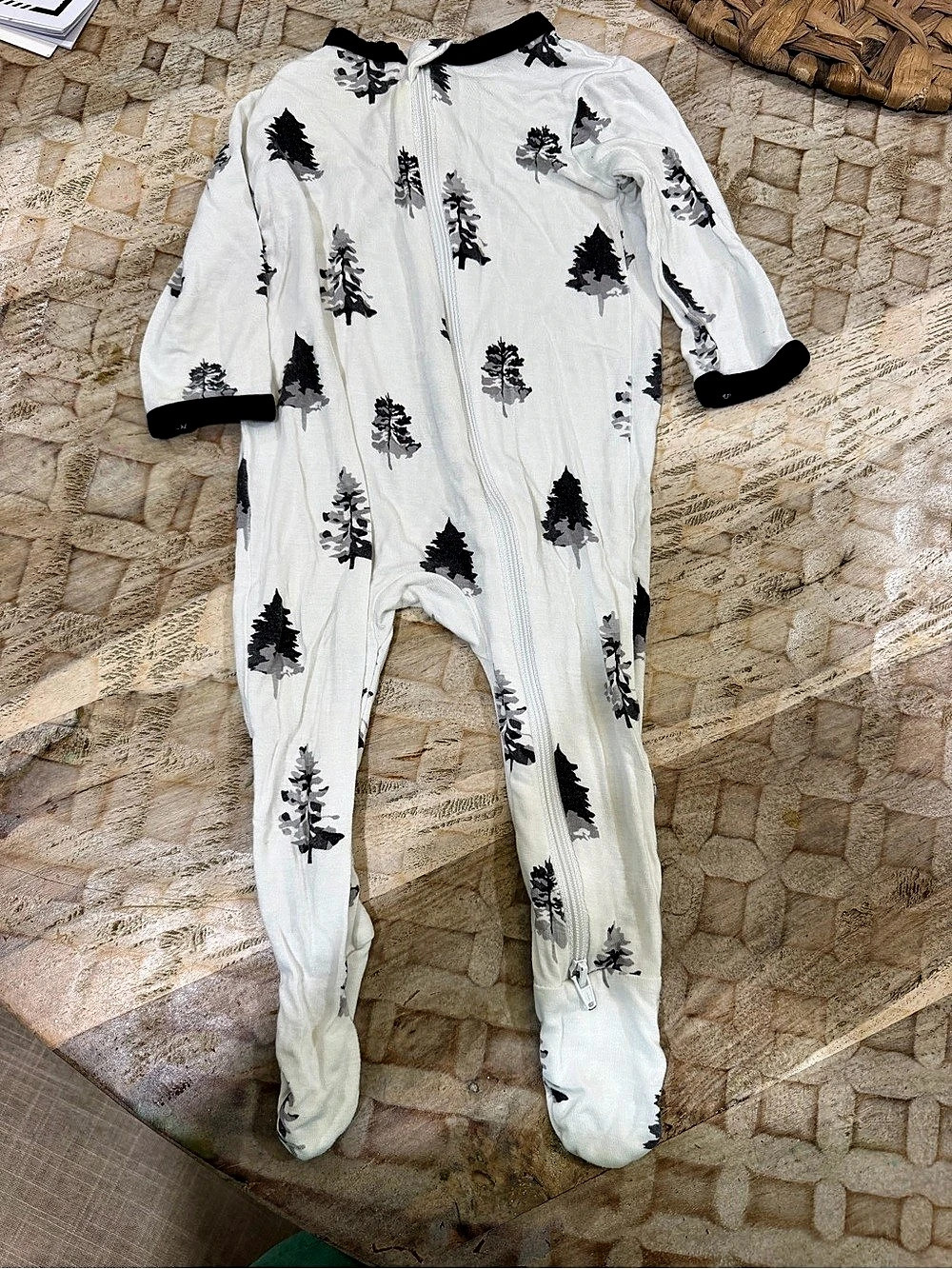 Kyte Baby Zippered Footie White & Black Size 3-6M